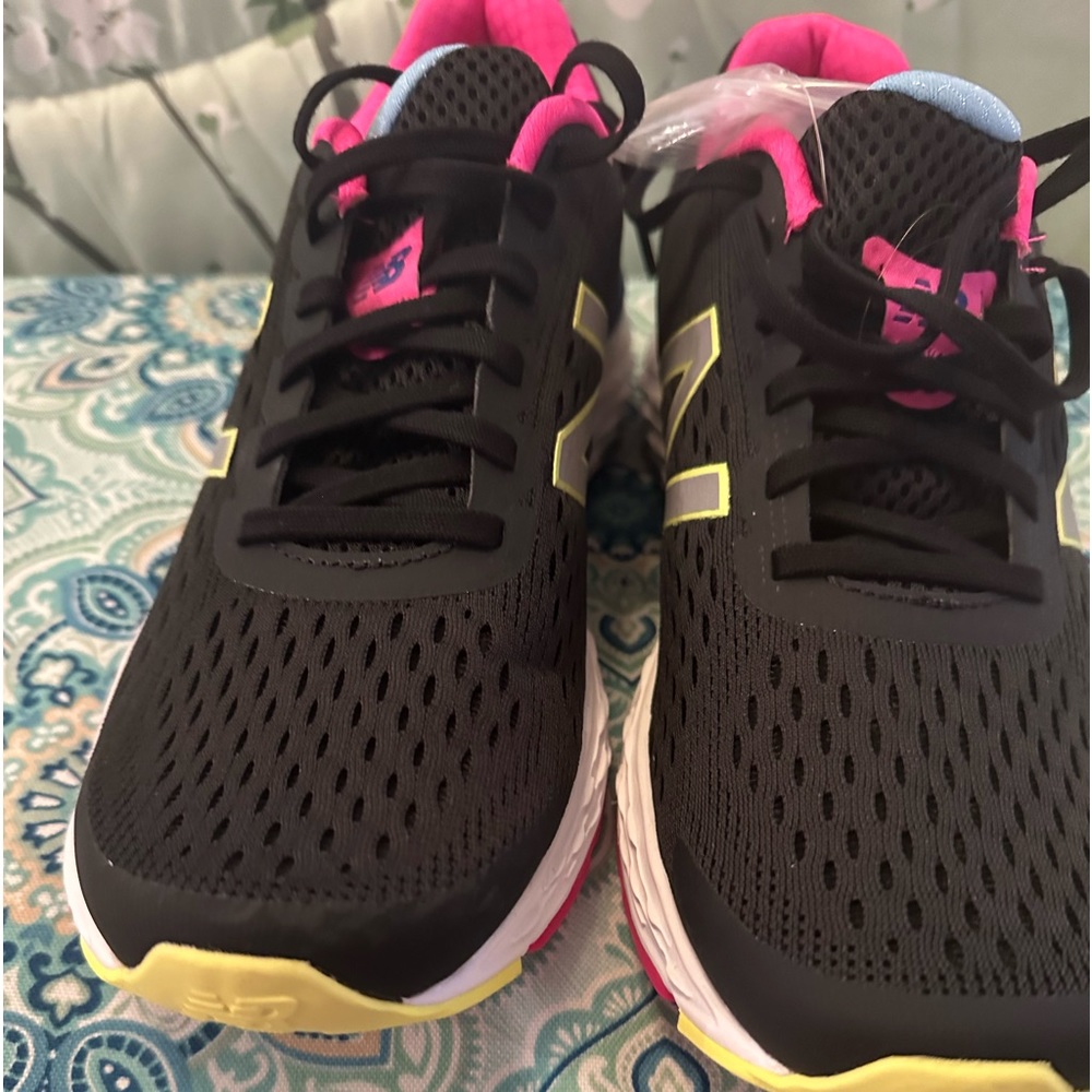 New balance 680 tennis shoes